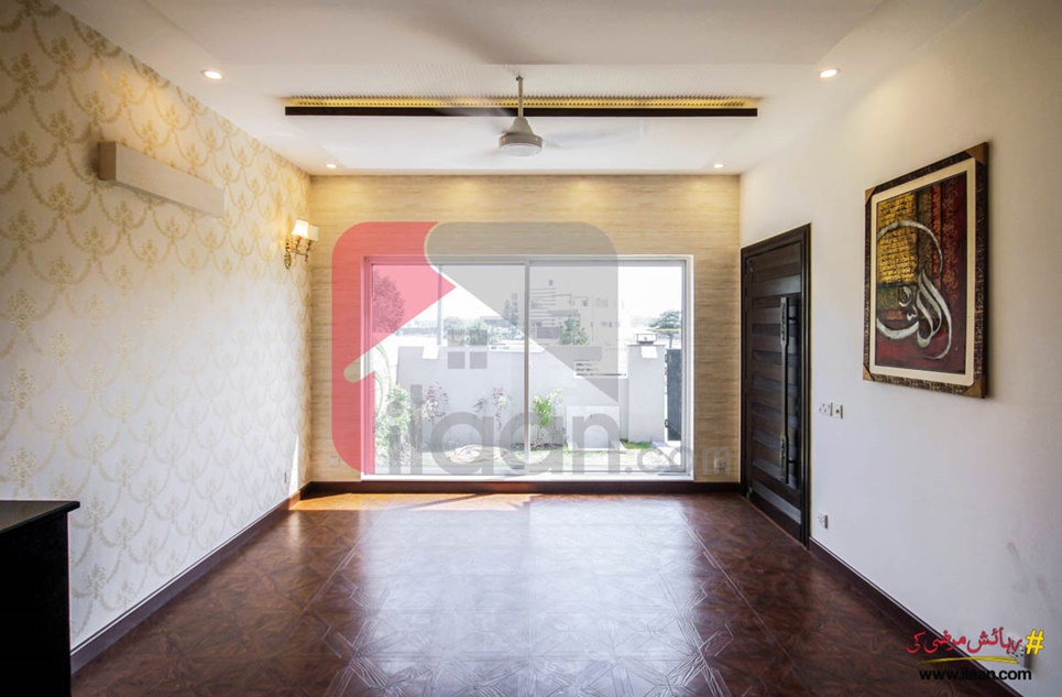 10 marla house for sale in Block R, Phase 8 - Air Avenue, DHA, Lahore