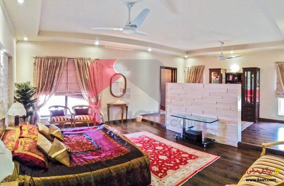 2 kanal house for sale in Phase 8, DHA, Lahore