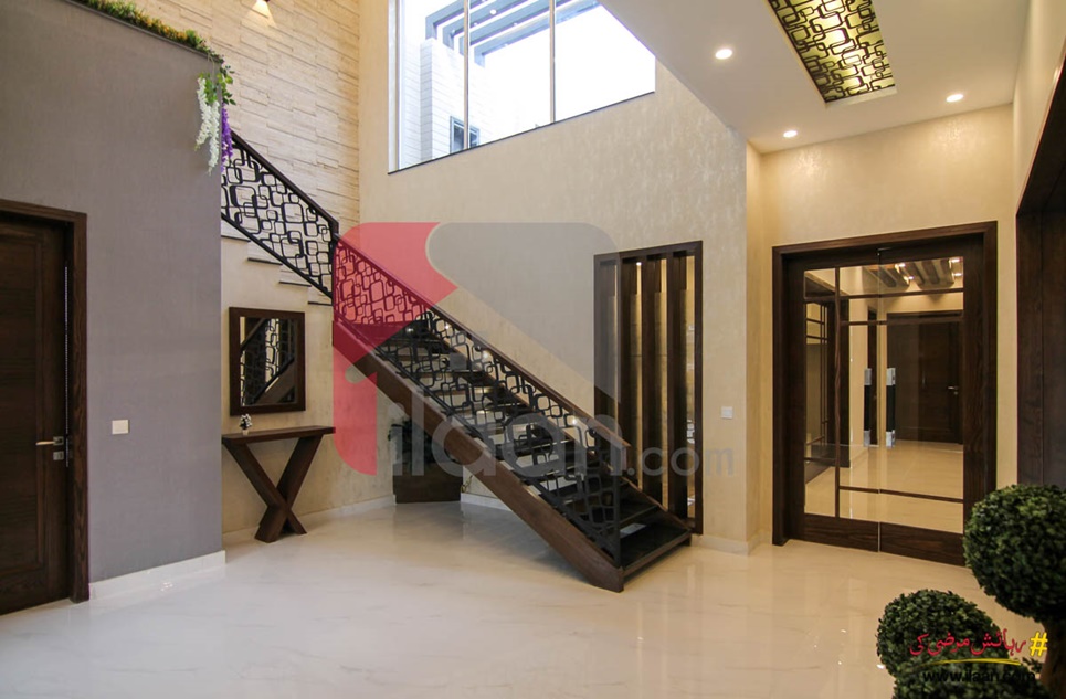 1 kanal house for sale in Block F, Phase 1, Sui Gas Society, Lahore