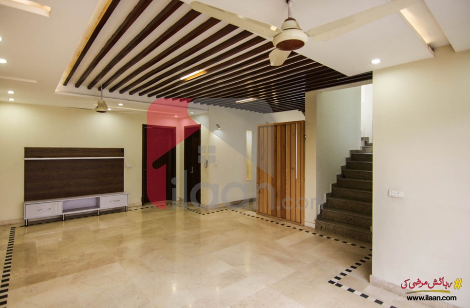 10 marla house for sale in Block P1, Valencia Housing Society, Lahore