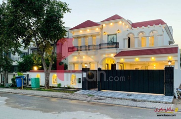 1 kanal house for sale in Babar Block, Sector A, Bahria Town, Lahore