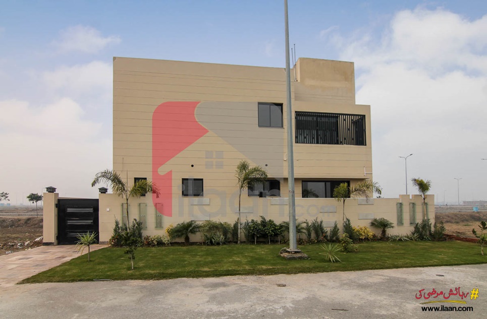 1 kanal house for sale in Block T, Phase 8, DHA, Lahore