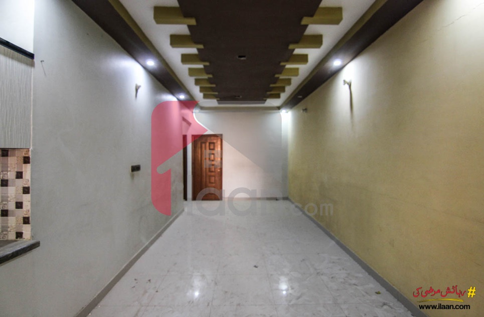 200 ( square yard ) house for sale ( second floor ) on Moti Mahal Road, Block 2, Gulshan-e-iqbal, Karachi ( with roof )