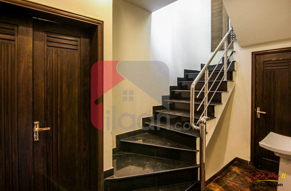 10 marla house for sale in Block M, Model Town Extension, Lahore