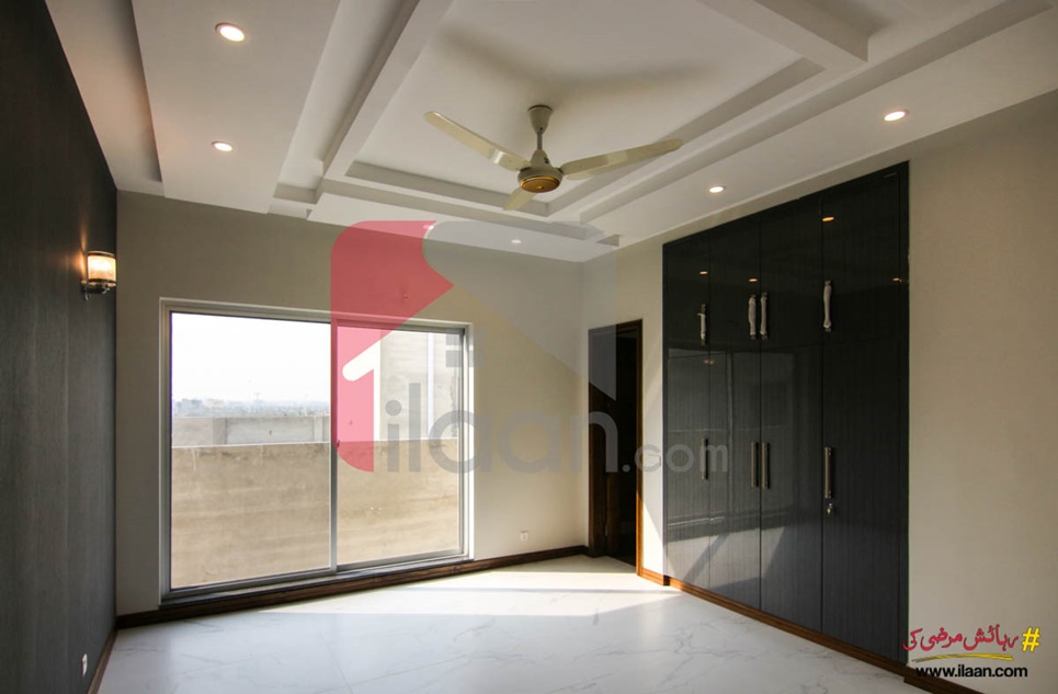 1 kanal house for sale in Block T, Phase 7, DHA, Lahore