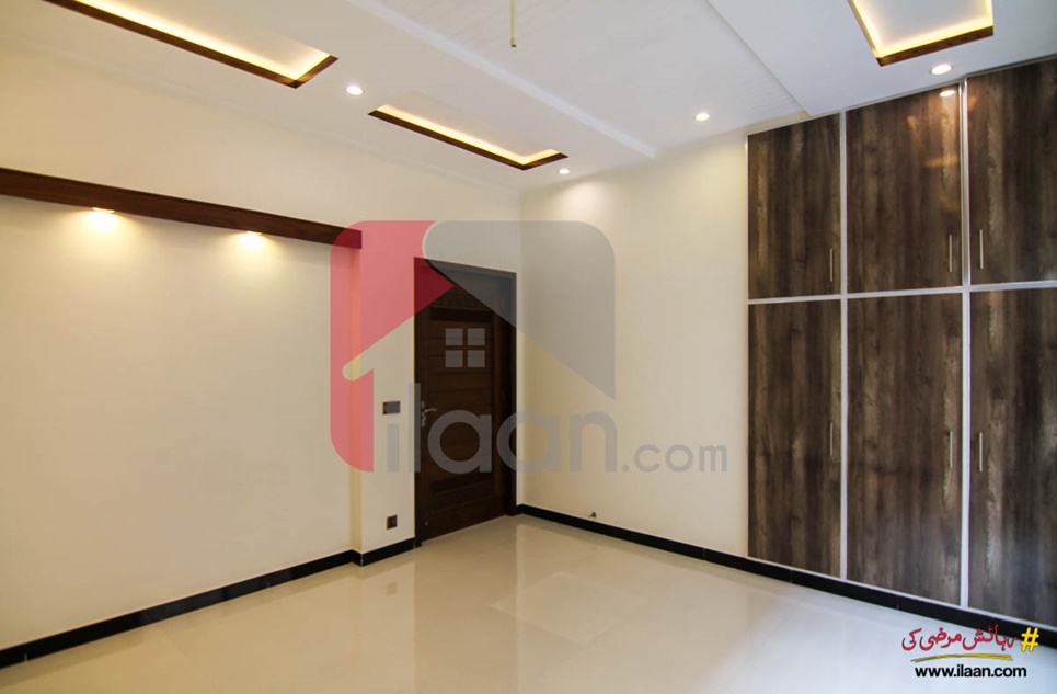 10.5 marla house for sale in Block J2, Phase 1, Wapda Town, Lahore