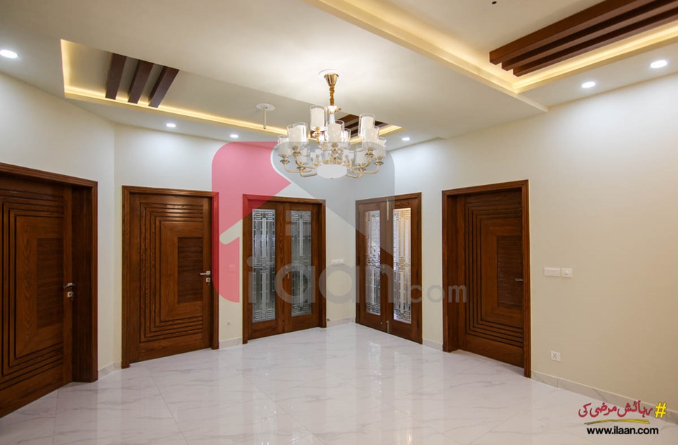 10 marla house for sale in Sector C, Bahria Town, Lahore