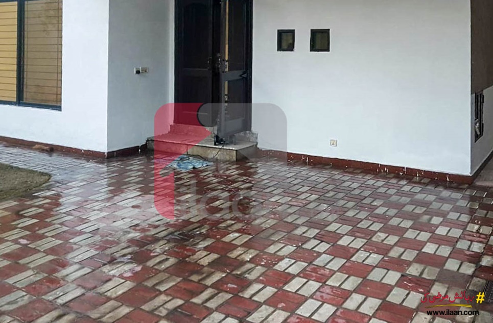10 marla house for sale in Block N, Samanabad, Lahore
