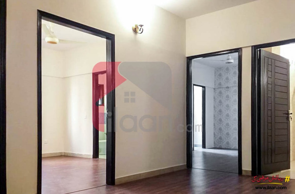 1100 ( sq.ft ) apartment for sale ( first floor ) in Nishat Commercial Area, Phase 6, DHA, Karachi