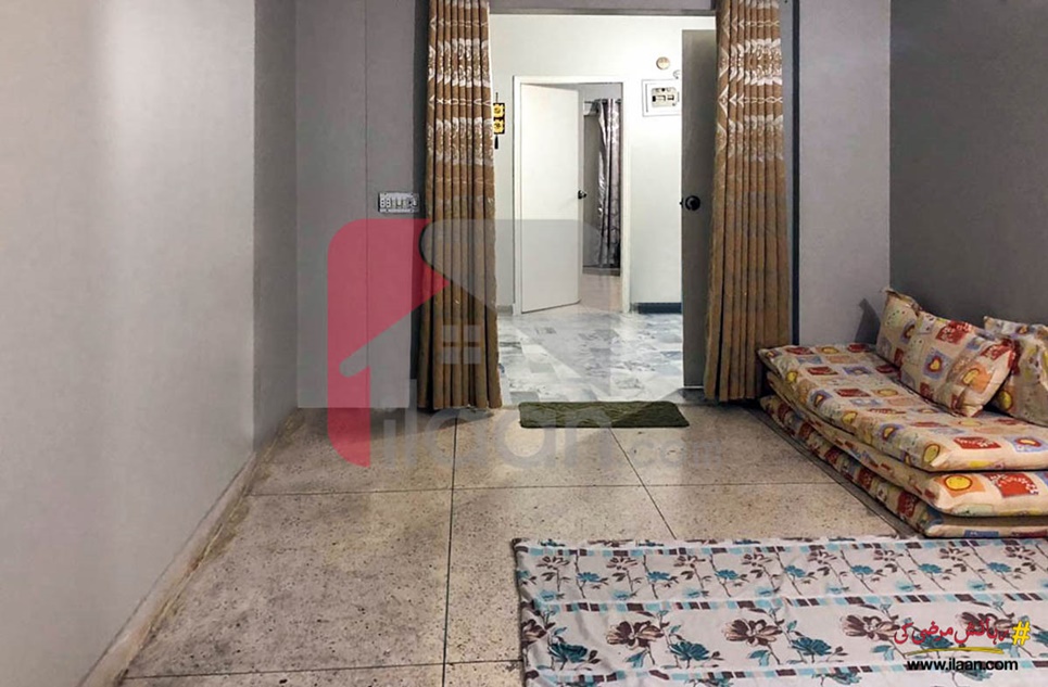 1350 ( sq.ft ) apartment for sale ( third floor ) in Block 10 A, Gulshan-e-iqbal, Karachi