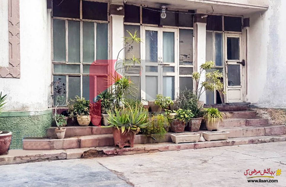 1000 ( square yard ) house for sale on Tariq Road, PECHS, Karachi