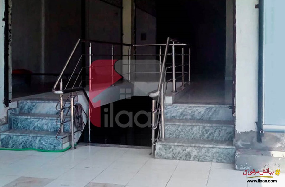 600 ( sq.ft ) apartment for sale ( first floor ) in Phase 2, Johar Town, Lahore