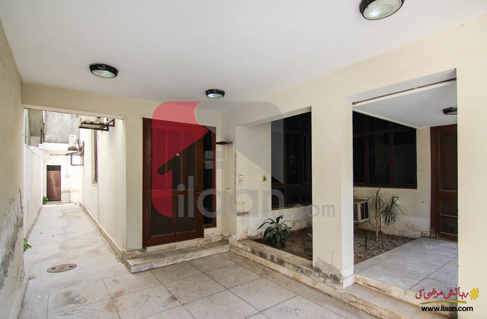 10 marla house for sale in Block C, Faisal Town, Lahore ( furnished )