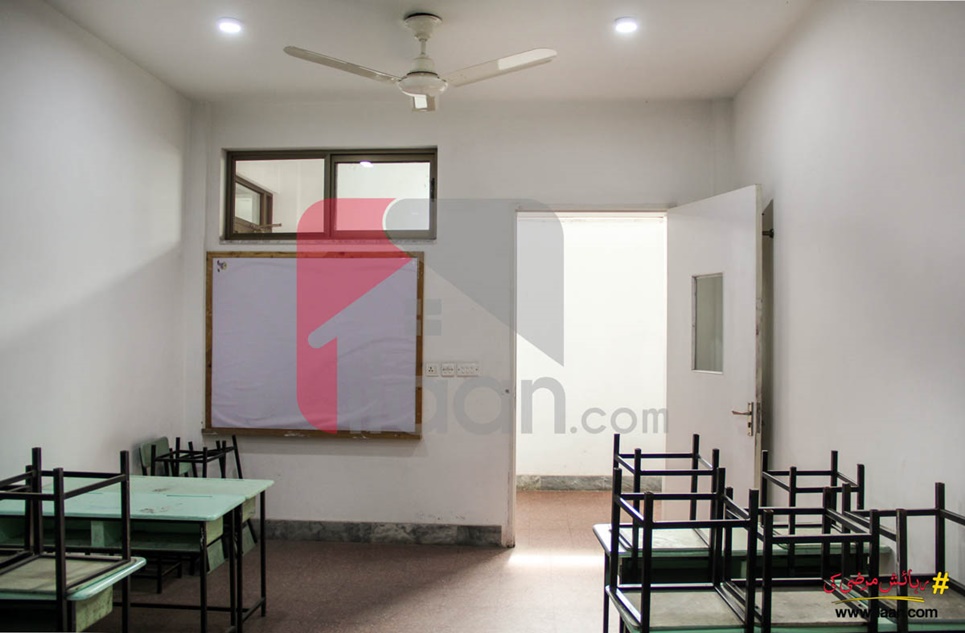 2 Kanal 14 Marla Building for Sale near Chauburji Chowk, Lahore