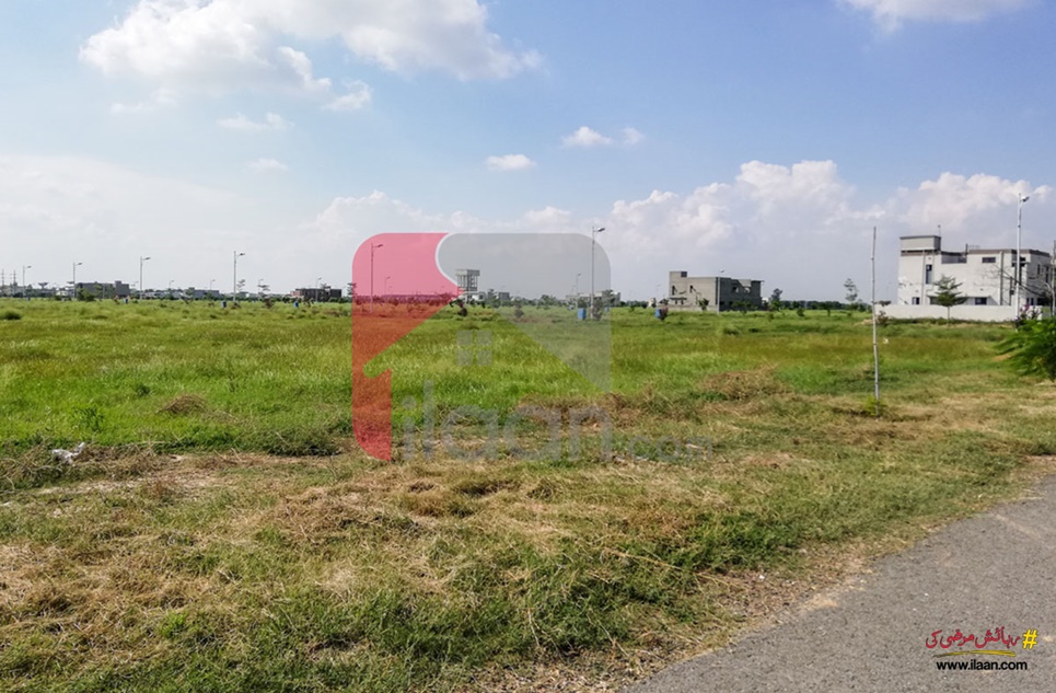 1 Kanal Plot (Plot no 402) for Sale in Block Q, Phase 7, DHA Lahore