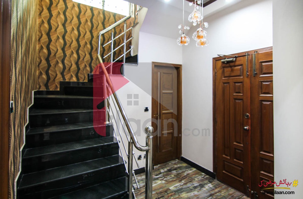 10 Marla House for Sale in Shaheen Block, Sector B, Bahria Town, Lahore