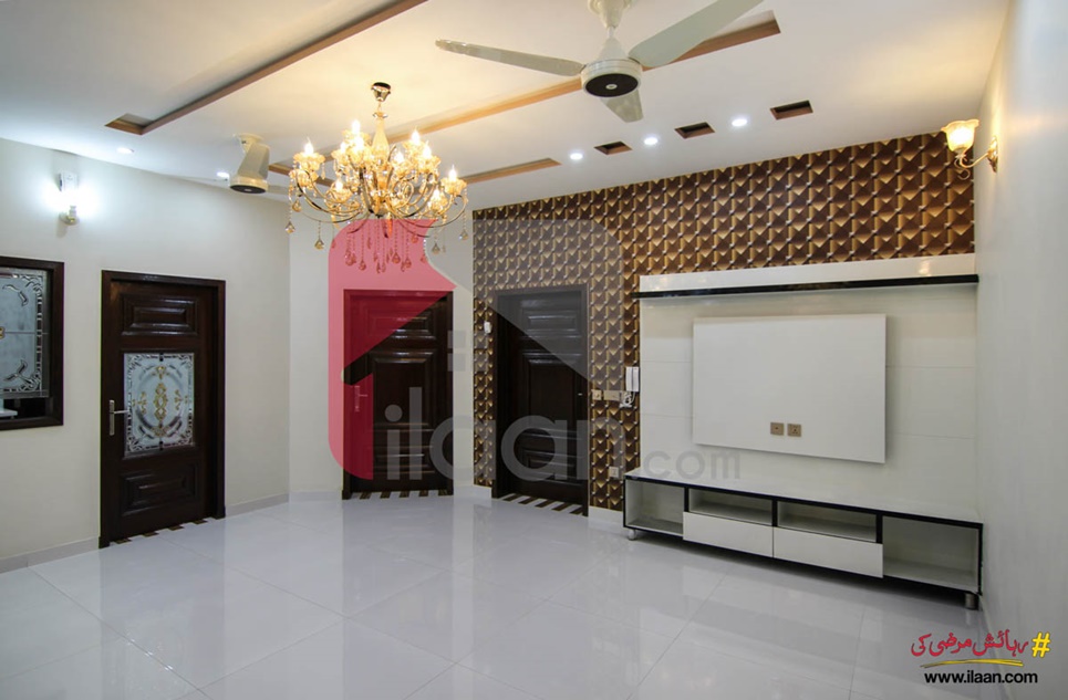 10 Marla House for Sale in Awais Qarni Block, Sector B, Bahria Town, Lahore