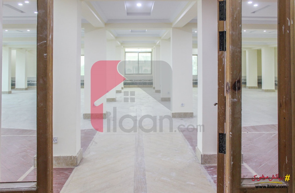 12' By 22' Office for Sale (Mezzanine Floor) in Jinnah Avenue, Blue Area, Islamabad