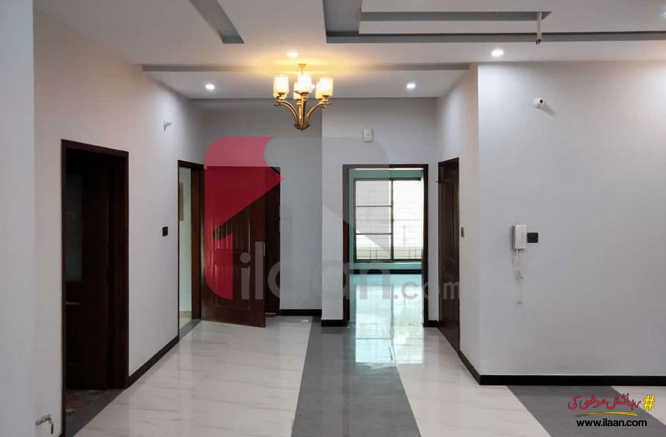 10 Marla House for Sale in Phase 2, Nasheman-e-Iqbal, Lahore 