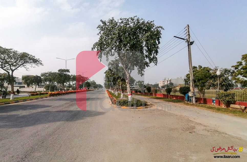 8 Marla Commercial Plot for Sale in Izmir Town, Lahore