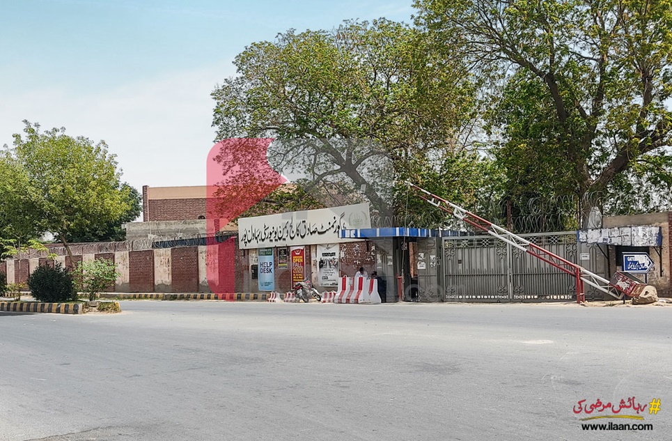 0.7 Marla Shop for Sale in University Chowk, Girls College Road, Bahawalpur