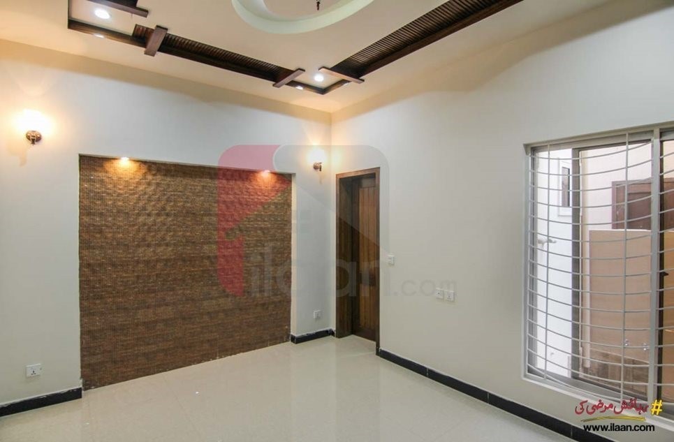 10 marla house for sale in Block CC, Bahria Town, Lahore
