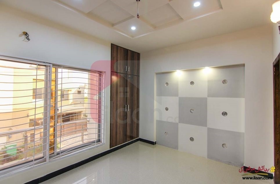 10 marla house for sale in Block CC, Bahria Town, Lahore
