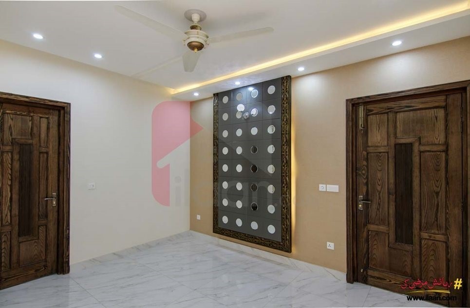 10 marla house for sale in Gulbahar Block, Sector C, Bahria Town, Lahore