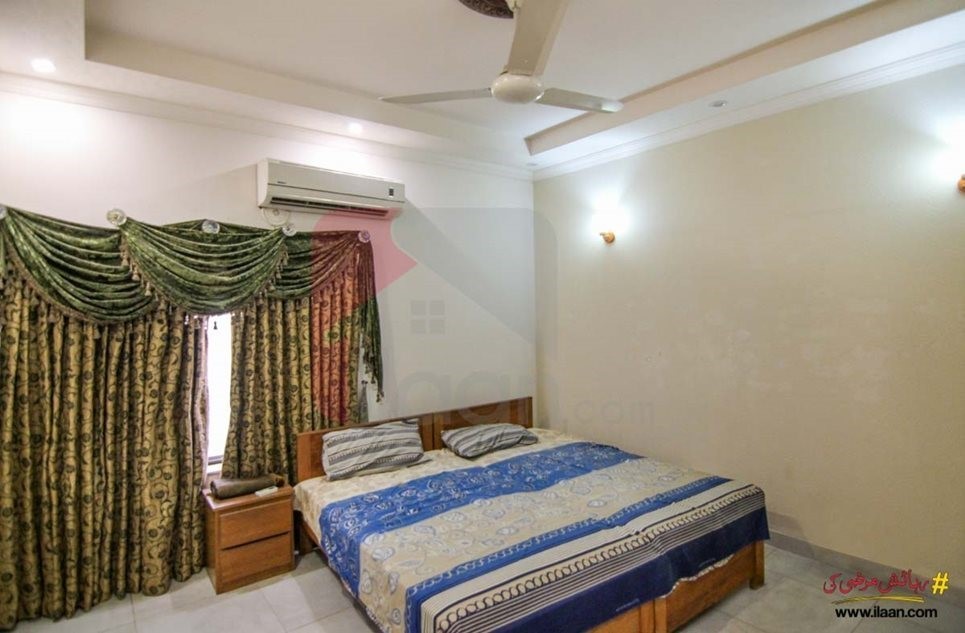 10 marla house available for sale in Sukh Chain Garden