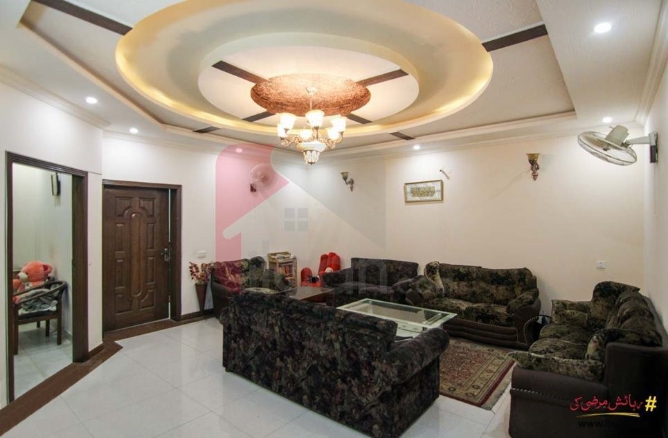 10 marla house available for sale in Sukh Chain Garden