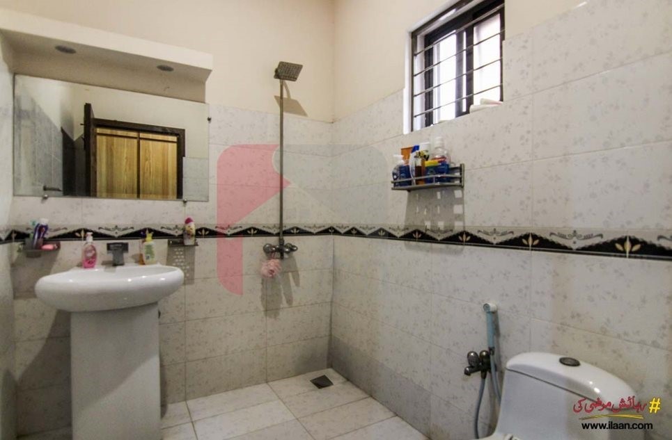10 marla house available for sale in Sukh Chain Garden