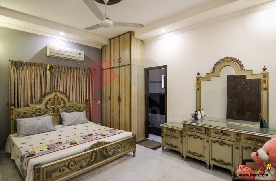 10 marla house available for sale in Sukh Chain Garden