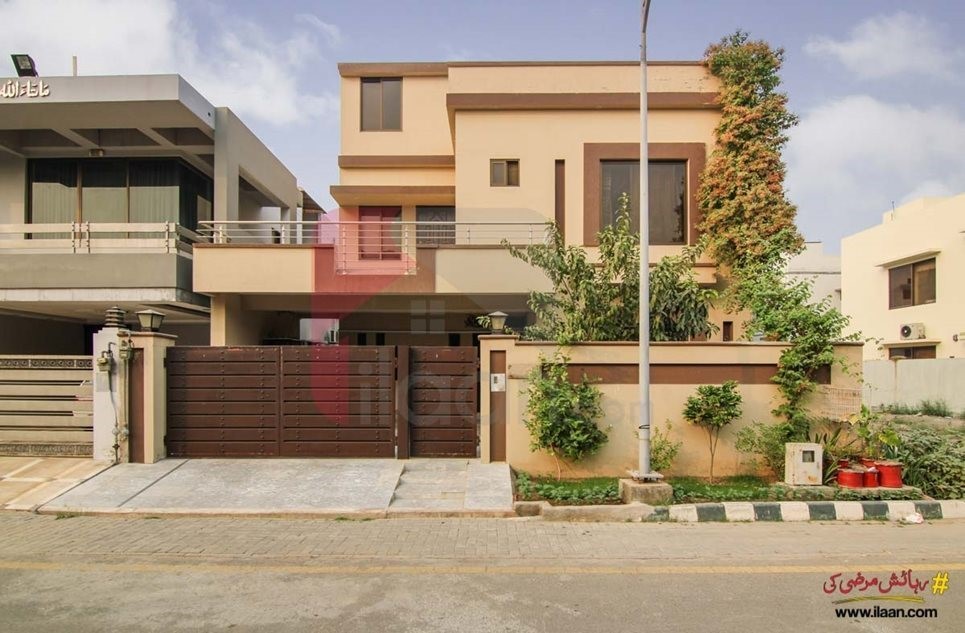 10 marla house available for sale in Sukh Chain Garden