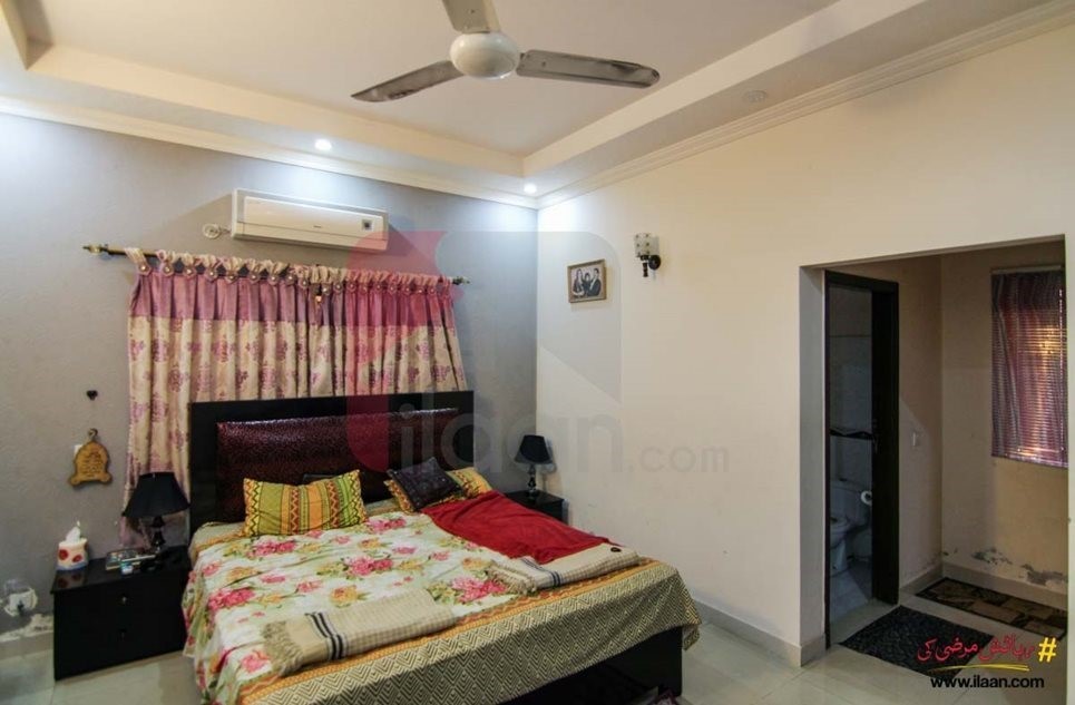 10 marla house available for sale in Sukh Chain Garden