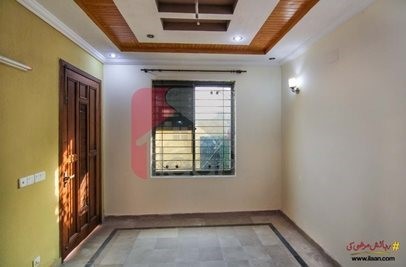 10 marla house for sale in Block Q, Johar Town, Lahore