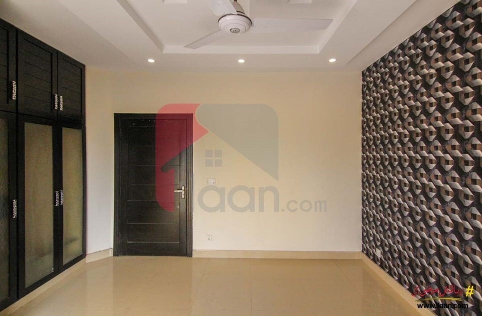 10 Marla House for Sale in Overseas B Block, Sector D, Bahria Town, Lahore
