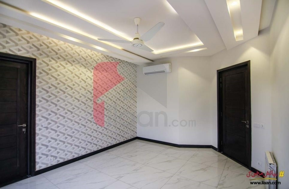 1 kanal house available for sale in H Block, Phase 6, DHA