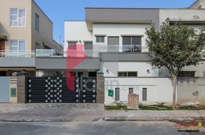 10 marla house available for sale in Janiper Block, Sector C, Bahria Town