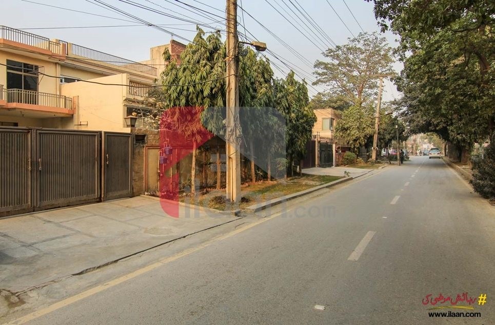 10 marla house for sale in Block E, Phase 1, Johar Town, Lahore