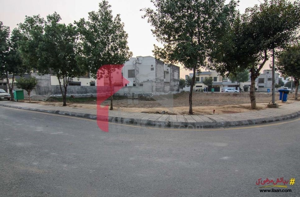10 marla plot ( Plot no 223 ) available for sale in Talha - Block, Bahria Town, Lahore