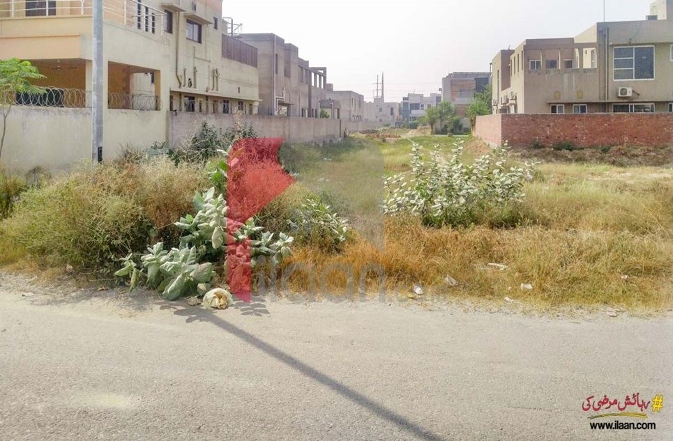 10 marla plot available for sale in L - Block, Phase 6, DHA (Plot no 822)