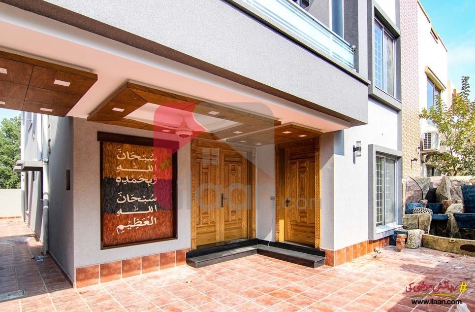 10 marla house for sale in Gulmohar Block, Bahria Town, Lahore