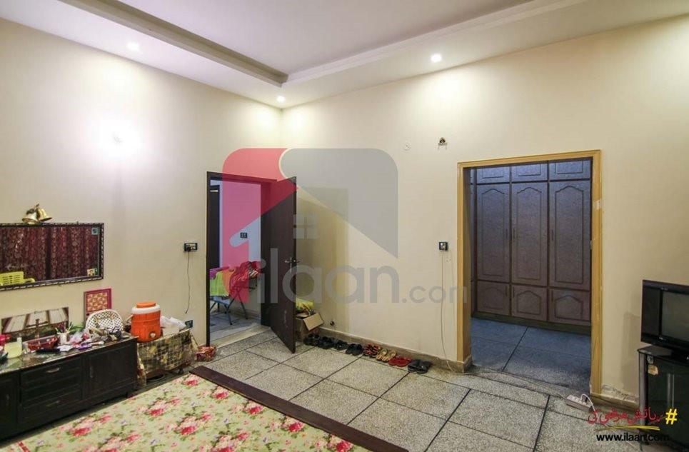 8 marla house for sale in Block F2, Johar Town, Lahore