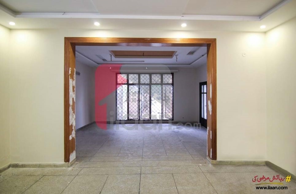 8 marla house for sale in Block F2, Johar Town, Lahore