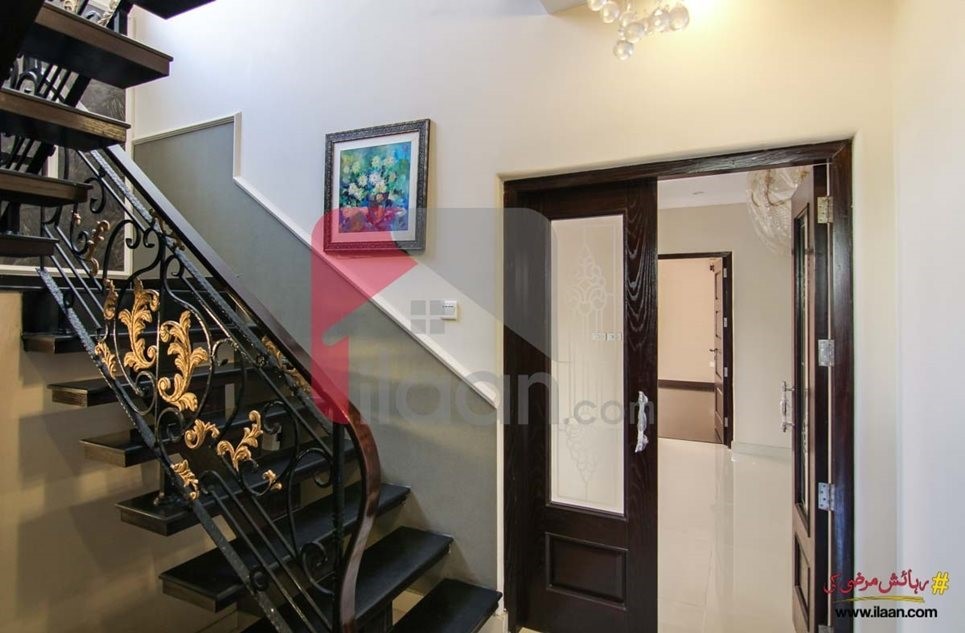 10 marla house for sale in Block K, Phase 5, DHA, Lahore