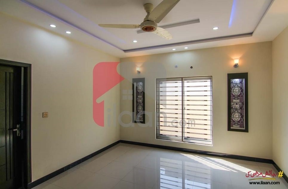 10 marla house available for sale in Janiper Block, Sector C, Bahria Town, Lahore