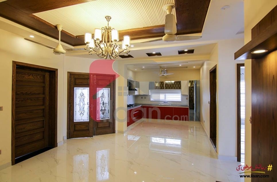 10 marla house available for sale in Jasmine Block, Bahria Town, Lahore