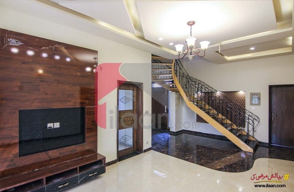 10 marla house for sale in Block E2, Phase 1, Wapda Town, Lahore