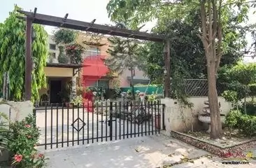 10 marla house for sale in Safari Villas, Sector B, Bahria Town, Lahore