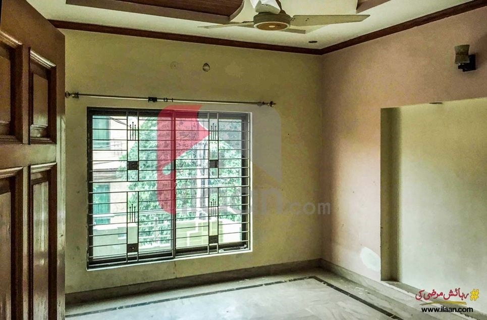 10 marla house for sale in Block F2, Wapda Town, Lahore